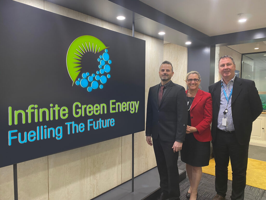 Stephen Gauld, CEO, Peter Walsh CEO of Red earth and Jennifer Lauber Patterson, Frontier Impact Group, at Infinite Green Energy